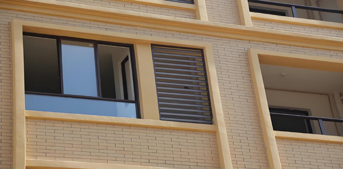 房屋外墻門窗滲水、開裂修繕！(圖1)